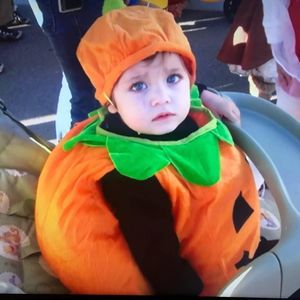 Meet your Posher, Elvia m.